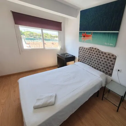Rent this 3 bed room on Carrer de Berenguer Montoliu in 5, 46011 Valencia