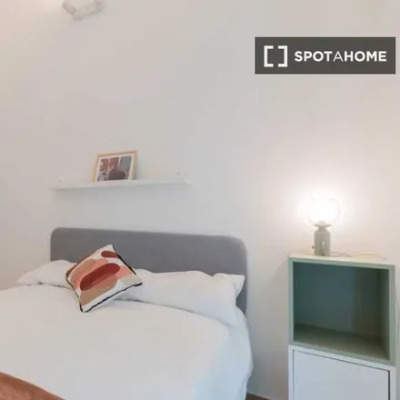 Rent this 5 bed room on Via La Loggia in 7, 10134 Turin Torino