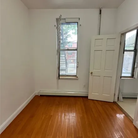 Image 6 - 1743 Decatur Street, New York, NY 11385, USA - Apartment for rent