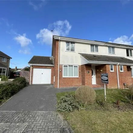 Buy this 3 bed duplex on Mallow Close in Highcliffe-on-Sea, BH23 4UL