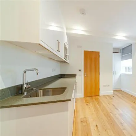 Rent this studio apartment on Drakes Courtyard in London, NW6 7JQ