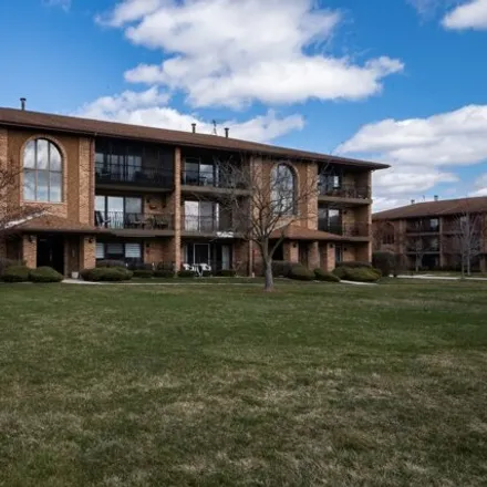 Buy this 2 bed condo on 11105 Heritage Drive in Palos Hills, IL 60465