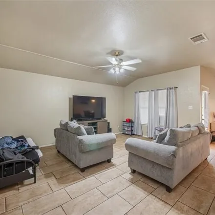 Image 4 - 1659 Diana Drive, Round Rock, TX 78664, USA - House for sale