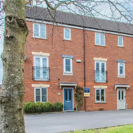 Buy this 3 bed townhouse on Dolina Road in Swindon, SN25 1TL