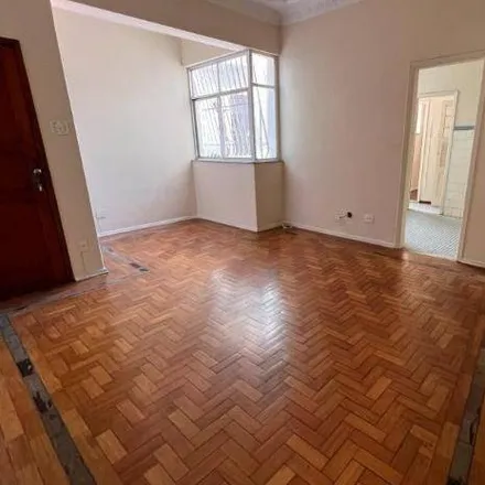 Rent this 2 bed apartment on Avenida Sete de Setembro 255 in Icaraí, Niterói - RJ