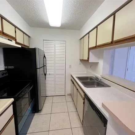 Image 1 - South Lyons Road, Pompano Beach, FL 33068, USA - Apartment for rent
