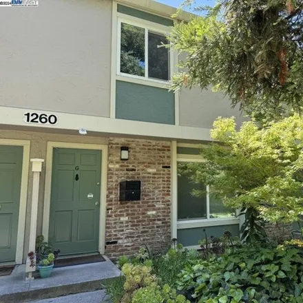 Image 2 - 2400 Shirley Way, Concord, CA 94520, USA - Townhouse for sale