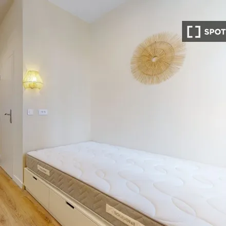 Rent this 19 bed room on 49 ter Avenue Georges Clemenceau in 34060 Montpellier, France