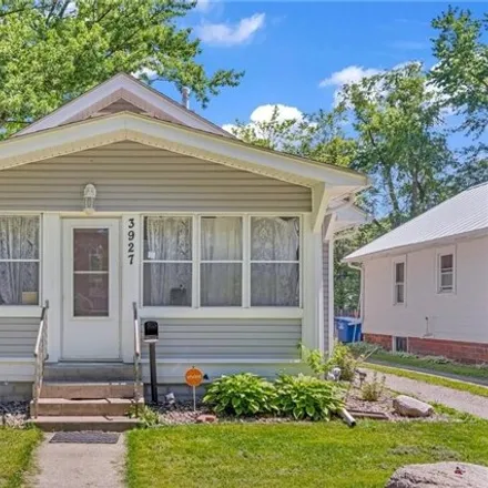 Buy this 2 bed house on 3965 Cambridge Street in Des Moines, IA 50313