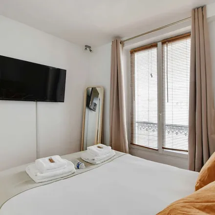 Image 8 - 7 Rue Manuel, 75009 Paris, France - Apartment for rent