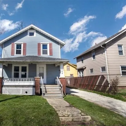 Buy this 3 bed house on 550 Eastland Avenue in Akron, OH 44305