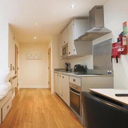 Image 1 - Harford House, 20-28 Frogmore Street, Bristol, BS1 5LZ, United Kingdom - Apartment for rent