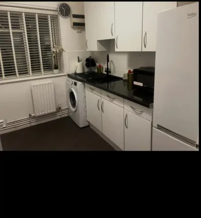 Image 2 - New May Flower, Seeley Drive, Upper Sydenham, London, SE21 8QP, United Kingdom - Room for rent