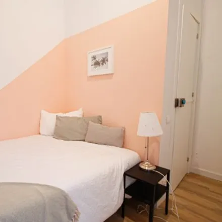 Rent this 1 bed room on Carrer d'Aragó in 109-111, 08015 Barcelona