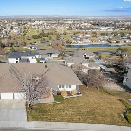 Buy this 5 bed house on 4190 West 43rd Avenue in Kennewick, WA 99337