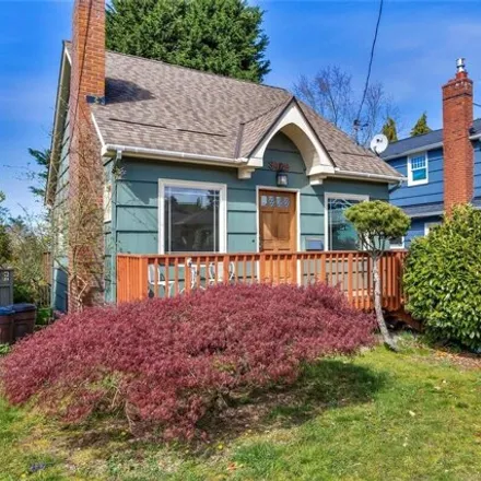 Buy this 3 bed house on 3429 41st Avenue Southwest in Seattle, WA 98116