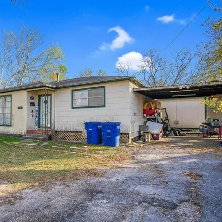 Buy this 3 bed house on 267 Avenue D in Highlands, Harris County