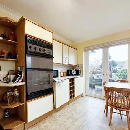 Image 3 - Chichester Drive West, Brighton, BN2 8SG, United Kingdom - House for sale