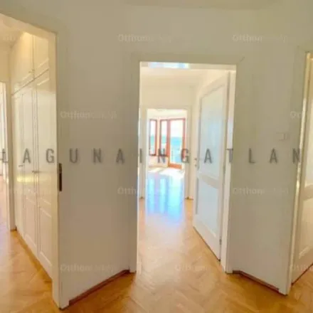 Image 2 - 1013 Budapest, Clark Ádám tér ., Hungary - Apartment for rent