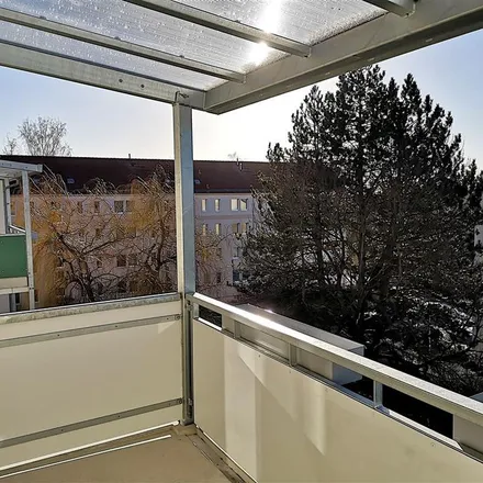 Rent this 3 bed apartment on Fritz-Heckert-Straße 7 in 08060 Zwickau, Germany
