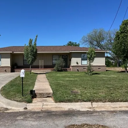 Buy this 4 bed house on 718 West College Street in Jacksboro, TX 76458