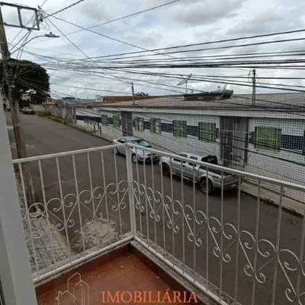 Rent this 2 bed house on Rua João Pinheiro in Centro, Alfenas - MG
