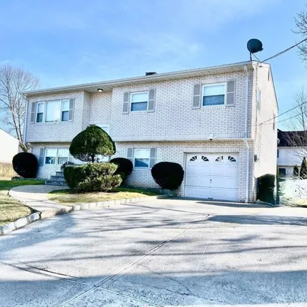 Rent this 4 bed house on 37 East Shirley Avenue in Colonia, Woodbridge Township