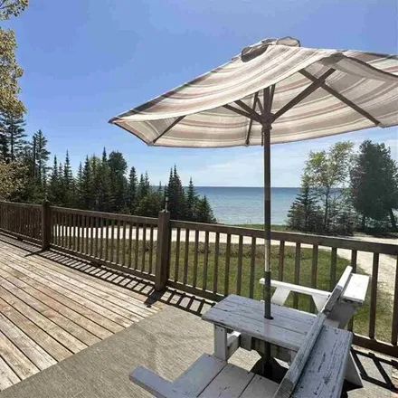 Image 6 - South End Road, Peaine Township, MI, USA - House for sale