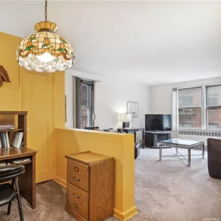 Image 2 - Boulevard Apartments, 103-30 68th Avenue, New York, NY 11375, USA - Apartment for sale