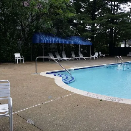Image 2 - The Plaza, 360 Central Avenue, Village of Lawrence, NY 11559, USA - Apartment for rent