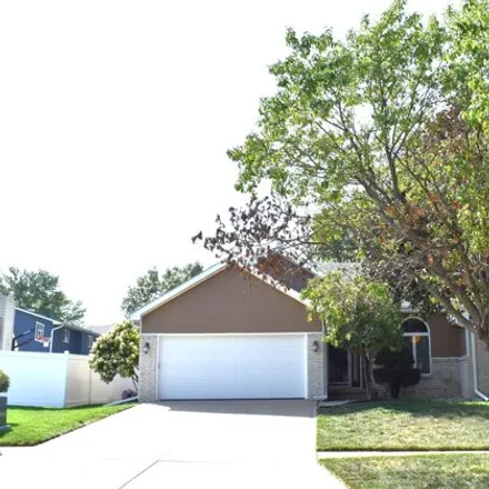 Buy this 3 bed house on 4603 Hawthorne Drive in Sioux City, IA 51106