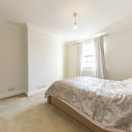 Image 5 - 134 High Street, London, TW12 2SF, United Kingdom - Apartment for rent