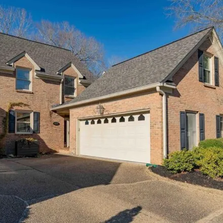Buy this 4 bed house on 4604 Lakeridge Drive in Southlake, Hoover