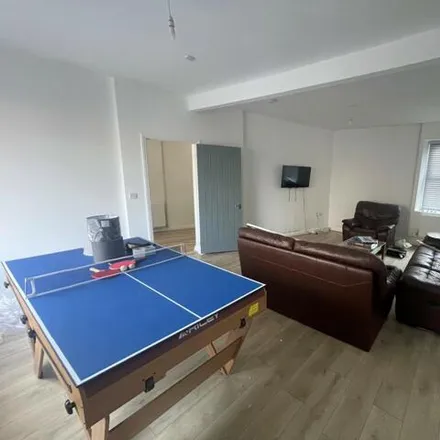 Image 3 - Cambrian Place, Llanelli, SA15 2PE, United Kingdom - House for rent