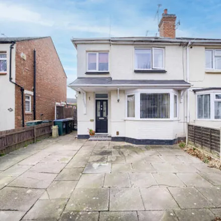 Buy this 3 bed duplex on Sunningdale Avenue in Coventry, CV6 4DA