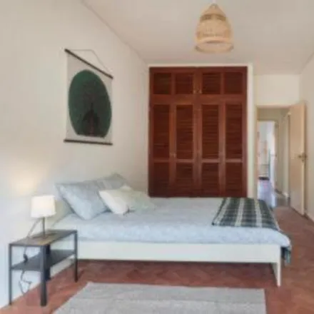 Rent this 6 bed room on Farmácia Belém in Rua Tristão Vaz 10-B, 1400-191 Lisbon