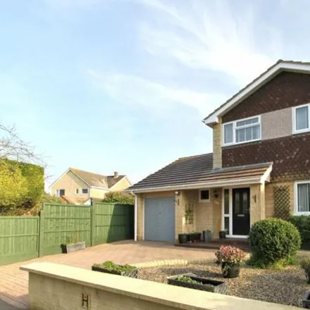 Buy this 3 bed house on 106 Park Road in Thornbury, BS35 1JT