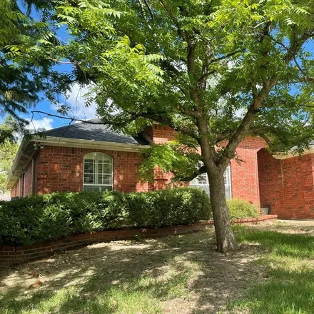 Image 2 - 1709 Lombard Street, Rose Hill, Garland, TX 75043, USA - House for sale