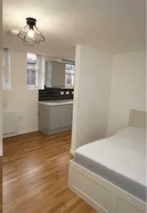 Image 2 - Calderwood Street, London, SE18 6QG, United Kingdom - Apartment for rent