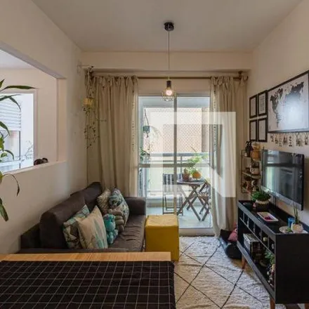 Buy this 1 bed apartment on Rua Dona Antônia de Queirós 180 in Higienópolis, São Paulo - SP