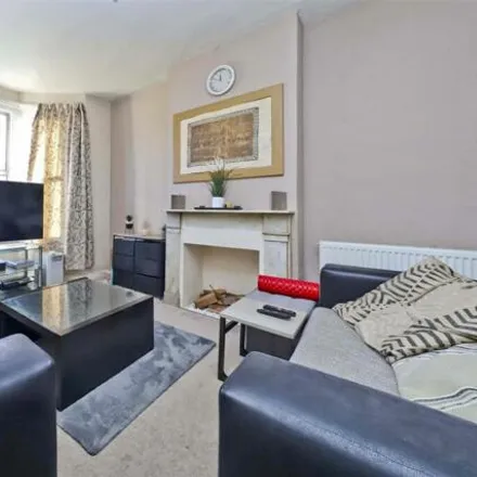 Buy this 3 bed duplex on Otterfield Road in London, UB7 8PE