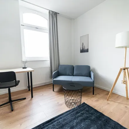 Rent this 2 bed apartment on Listemannstraße 10b in 39104 Magdeburg, Germany