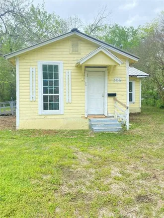 Rent this 1 bed house on 305 4th Street Southwest in Paris, TX 75460