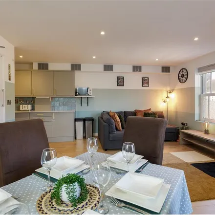 Image 3 - Pelham Road, Portsmouth, PO5 3DG, United Kingdom - Apartment for rent