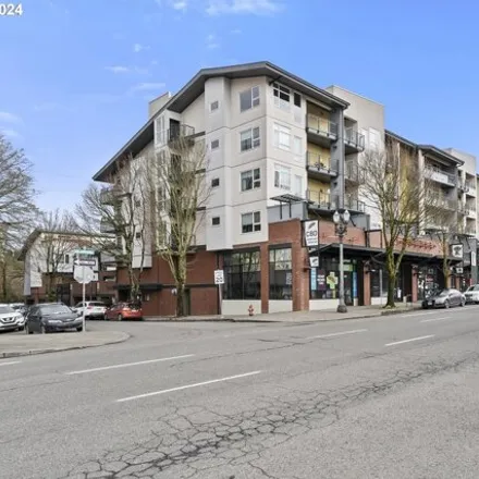 Buy this 1 bed condo on 1718 Northeast 11th Avenue in Portland, OR 97212