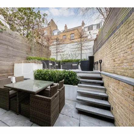 Image 4 - 97 Eaton Terrace, London, SW1W 8TW, United Kingdom - Townhouse for rent