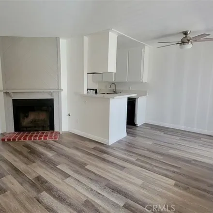 Image 3 - 14817 Sylvan Street, Los Angeles, CA 91411, USA - Apartment for rent