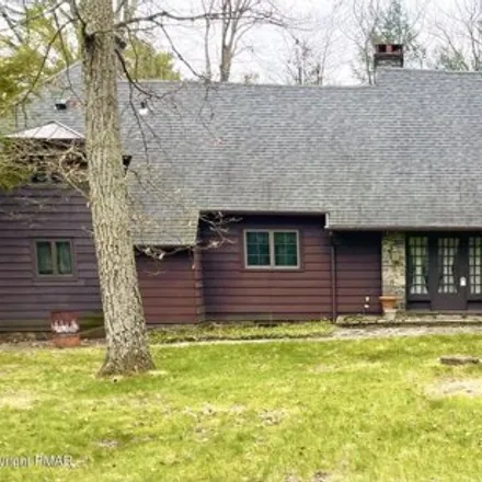 Buy this 6 bed house on Laurel Pine Road in Mountainhome, Barrett Township