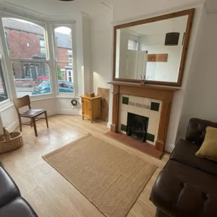 Rent this 3 bed townhouse on Pinner Road in Sheffield, S11 8UG