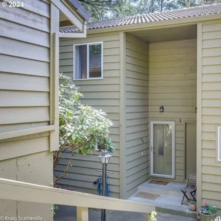 Buy this 2 bed townhouse on 352 Cervantes Circle in Lake Oswego, OR 97035